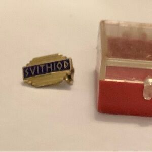 Elegant Gold and Blue Men's Lapel Pin